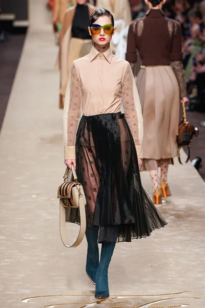 Look 12